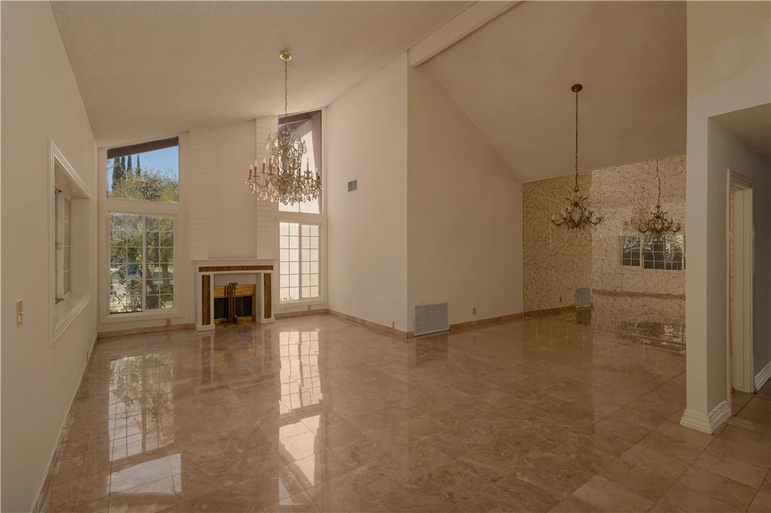 Interior 3