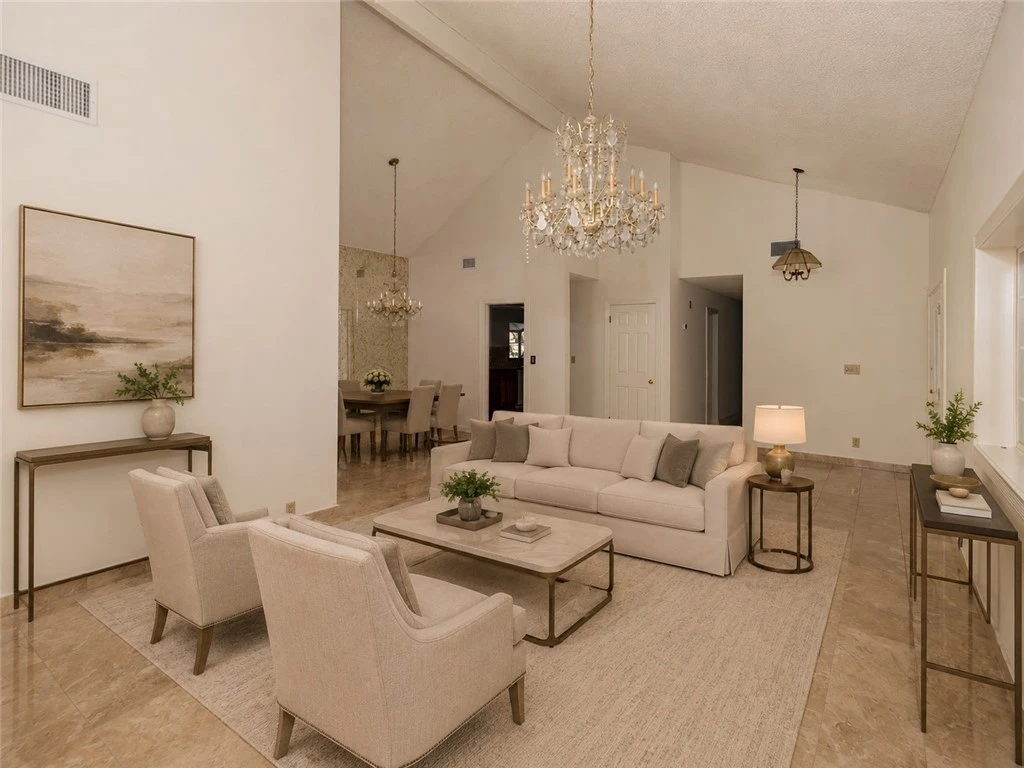 Interior 4