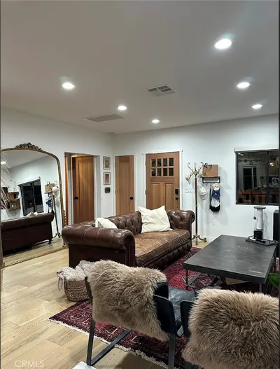 5125 Rockland photo 2