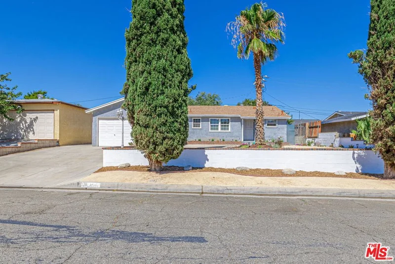 Photo 2 of 37739 Sumac Avenue