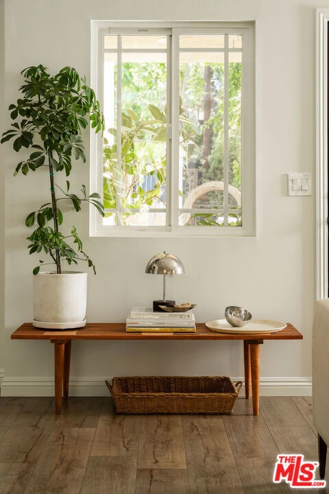Interior 4