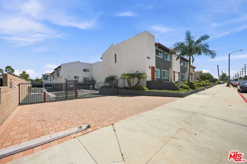 Photo 2 of 21730 Grace Avenue 4
