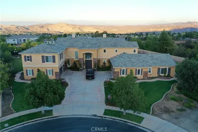 1583 Twin Oaks Circle photo 2