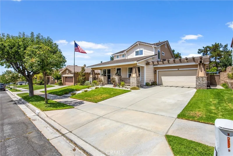 Photo 2 of 34128 Pinehurst Drive