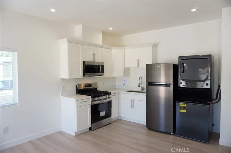 8824 Quartz Avenue