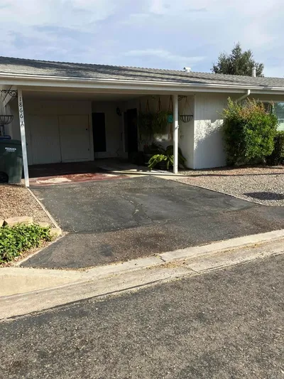 1866 Fairway Park Circle A photo 2