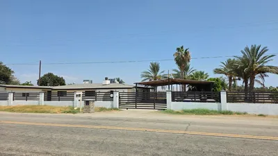 62101 Tyler Street photo 2