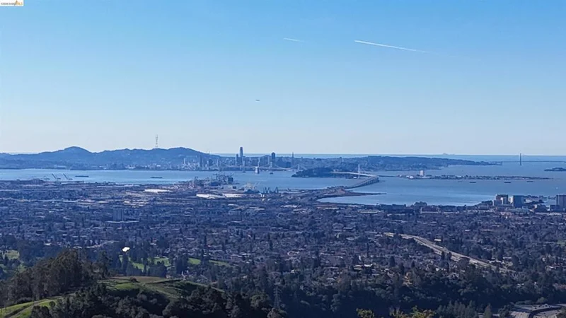 6100 Skyline Blvd