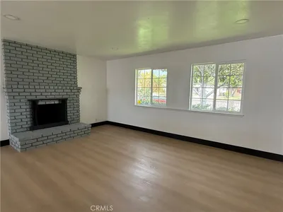 1915 Ervilla Place photo 2