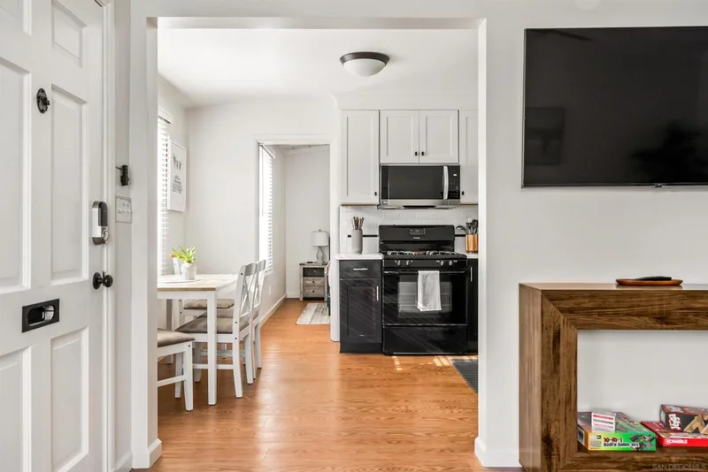 319 Nautilus Street photo 2