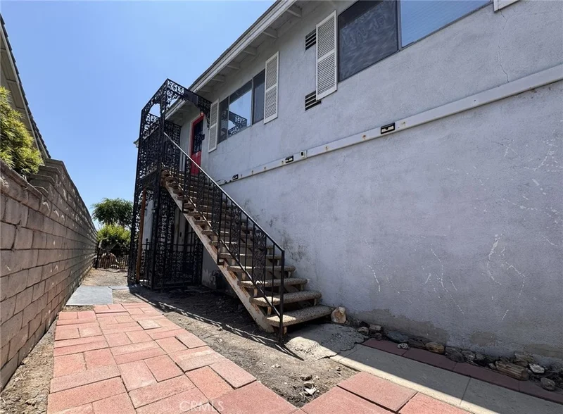 1108 W Las Palmas photo 2