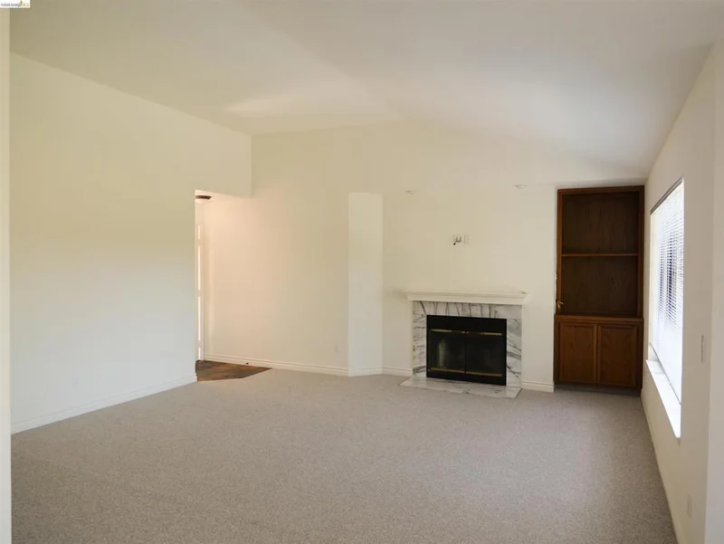 Photo 2 of 5022 Lakeview Dr 202