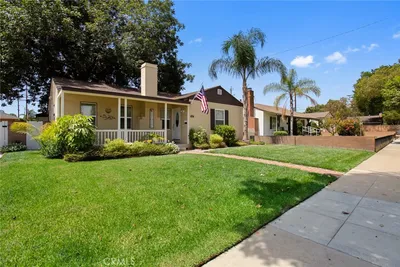 1527 N Avon