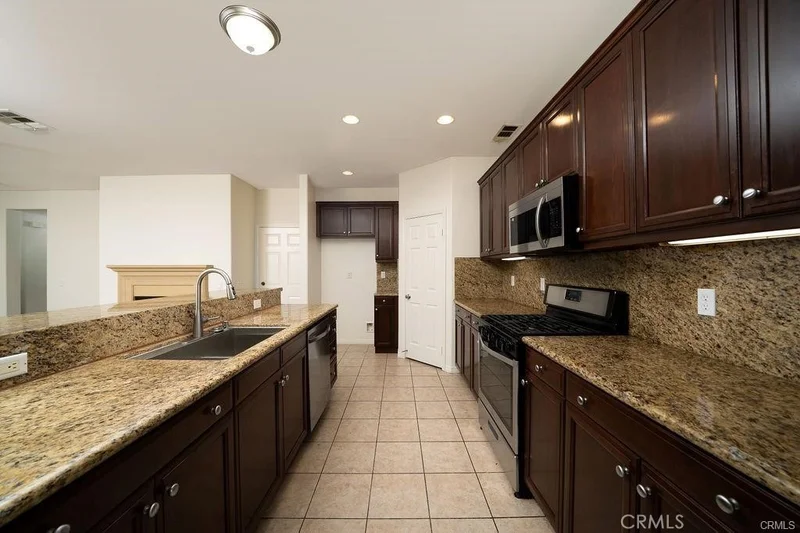 22532 Venice photo 2