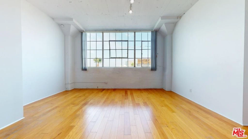 Interior 3