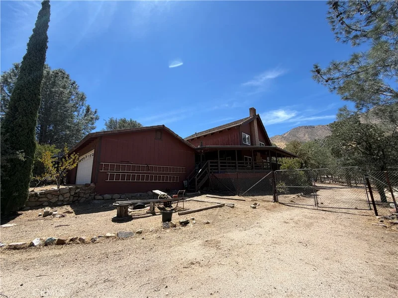 3512 Oakwood photo 2