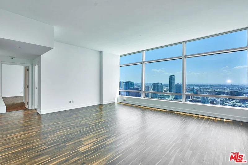 900 W OLYMPIC Boulevard 35i photo 2