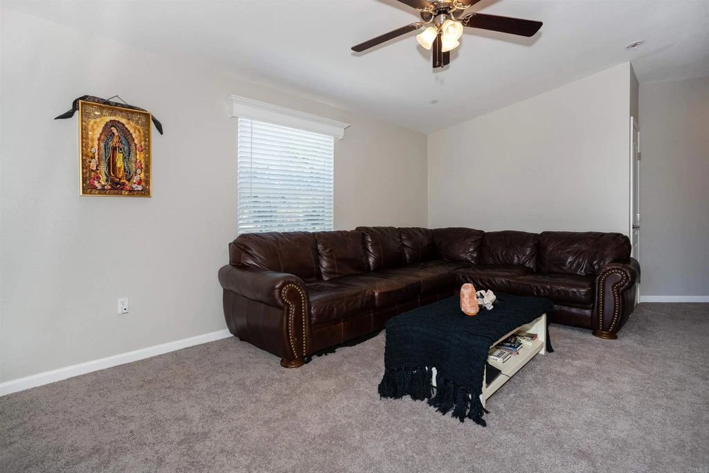 Interior 4