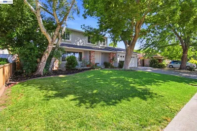 2867 Winthrop Ave. photo 2