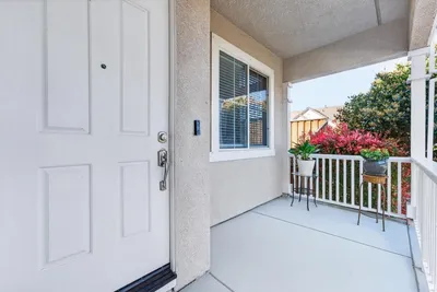 2498 Turnberry Court photo 2