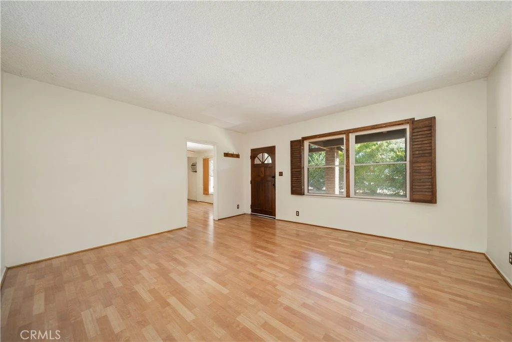 Interior 3