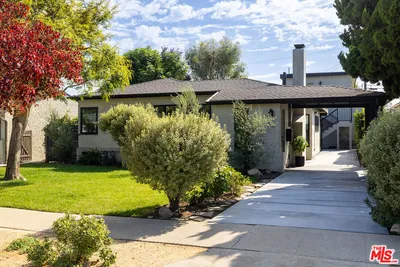2621 Veteran Avenue