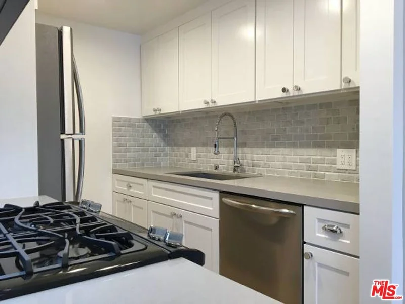 Photo 2 of 301 S Swall Drive 203
