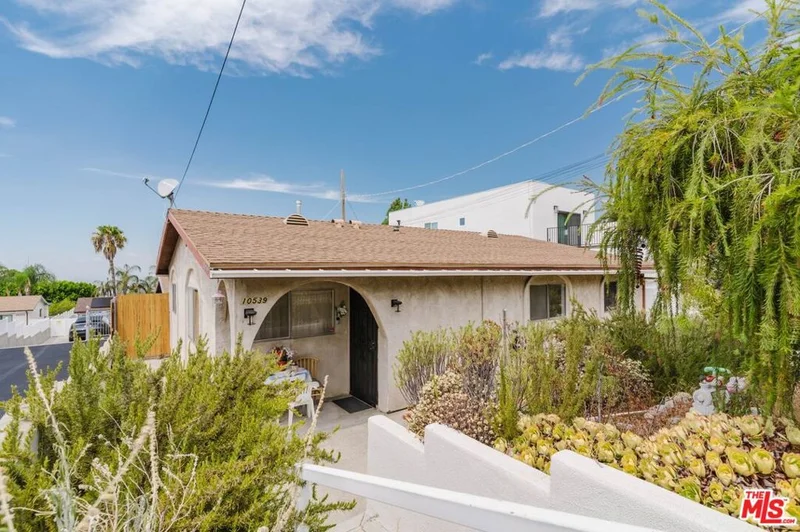 10539 Samoa Avenue photo 2