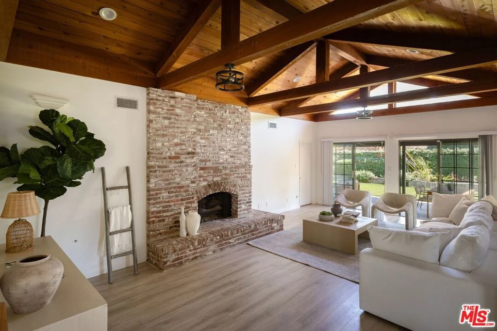 Interior 2