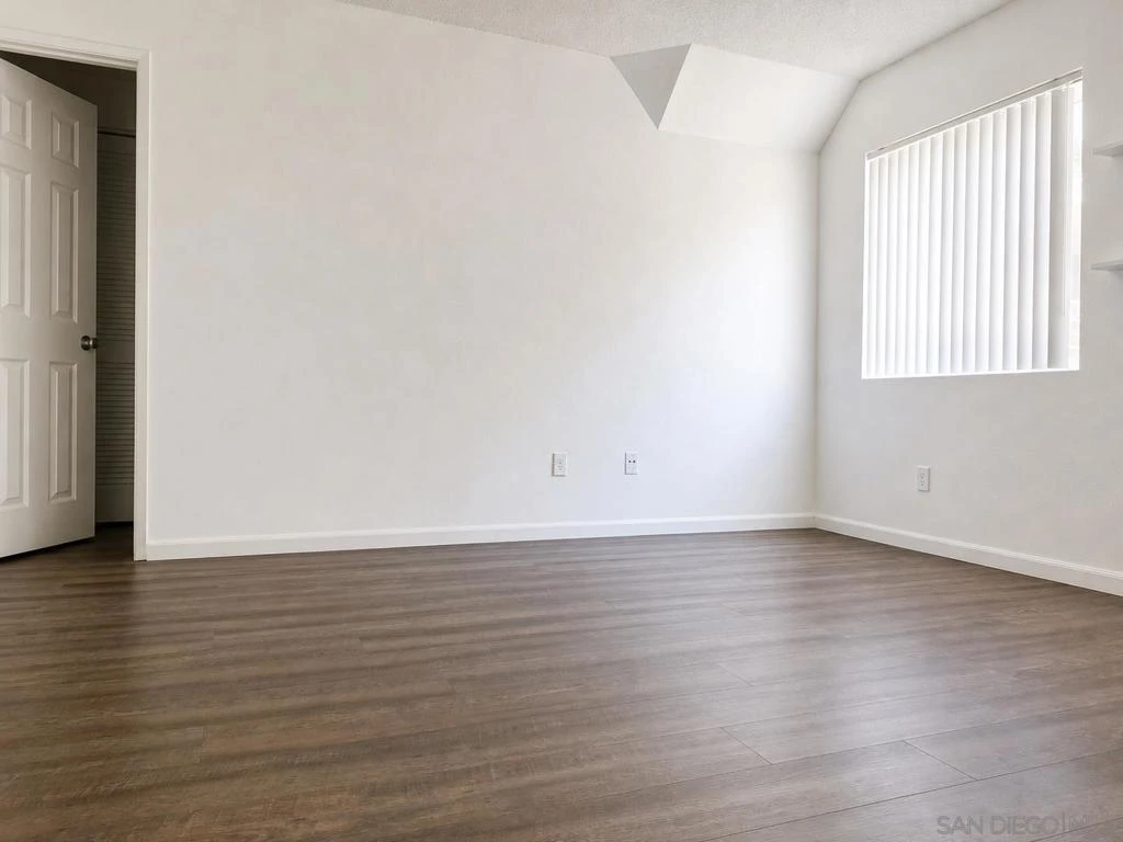 Interior 4