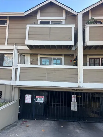 1162 Sycamore