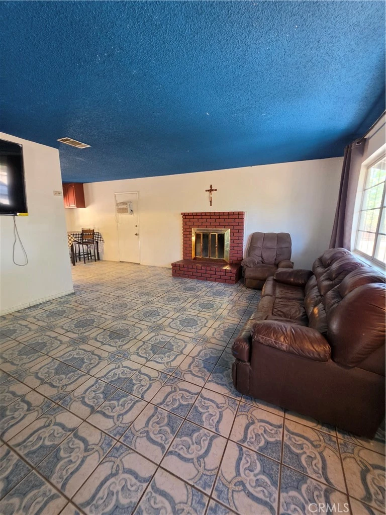 Interior 4