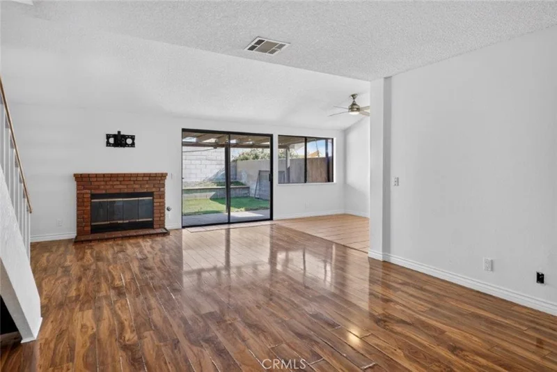 Photo 2 of 1239 Glenview Lane