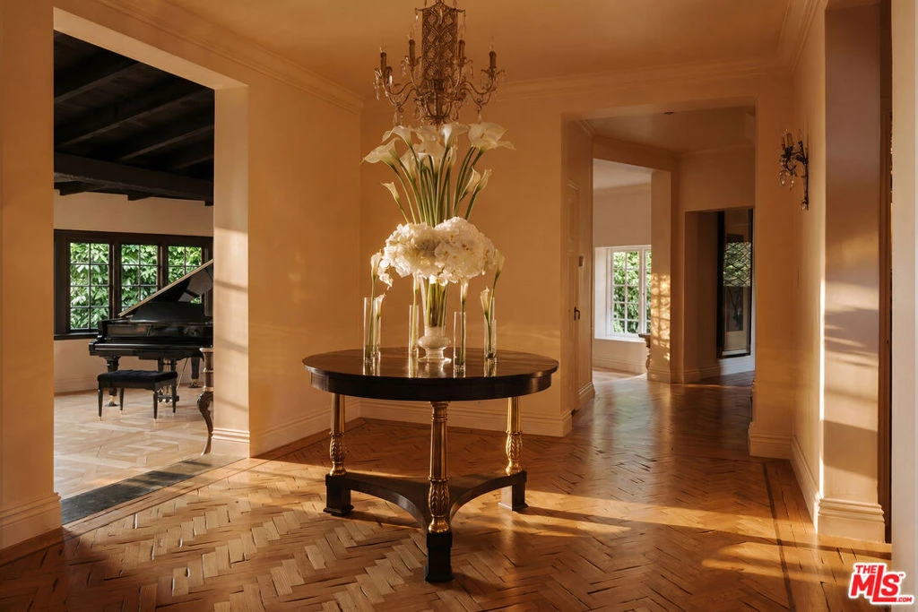 Interior 3