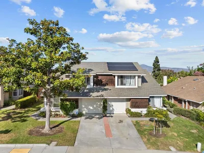 2353 Edenbridge Ln photo 2