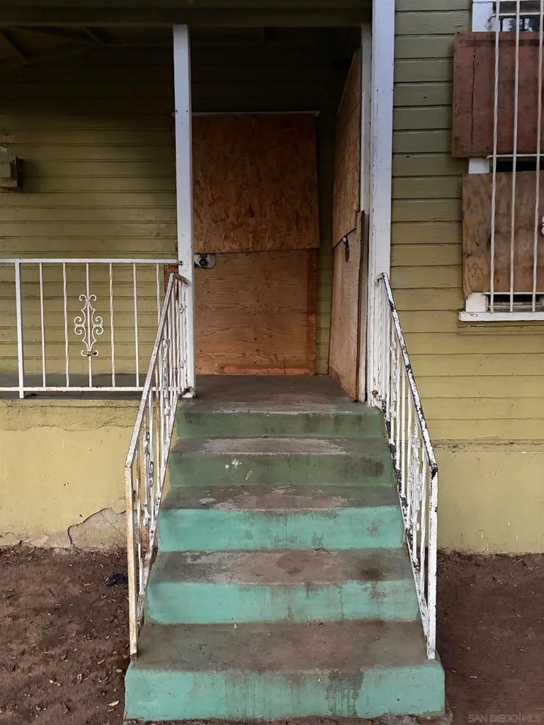 Photo 2 of 223 31St