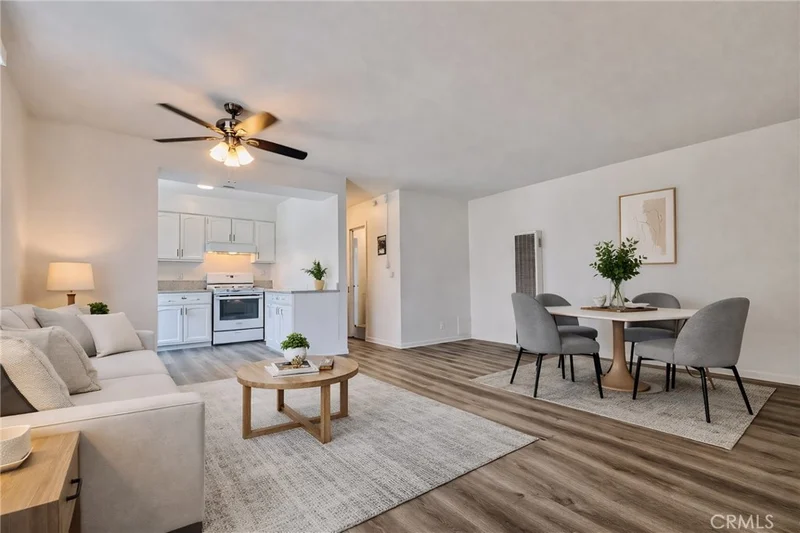 815 N Rose F photo 2