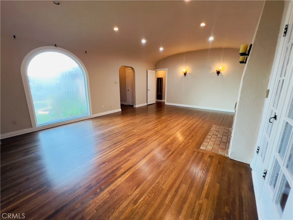 Interior 3