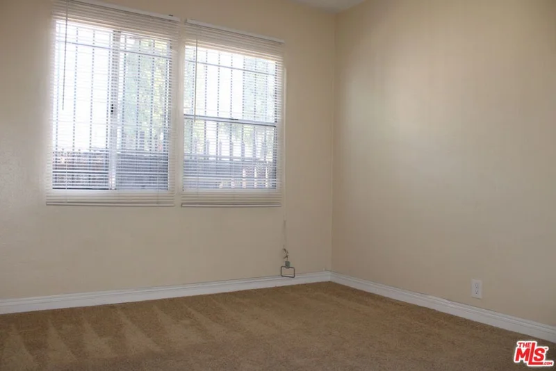 6340 10th Avenue 6402 1/2 photo 2