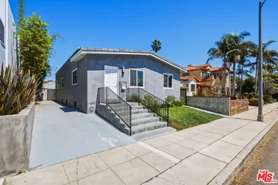 869 Warren Avenue