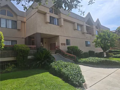 1010 E Maple 6