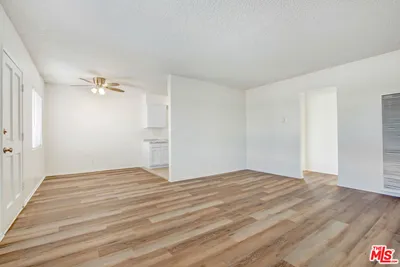 14108 Doty Avenue 23 photo 2