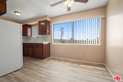 14108 Doty Avenue 38 photo 2