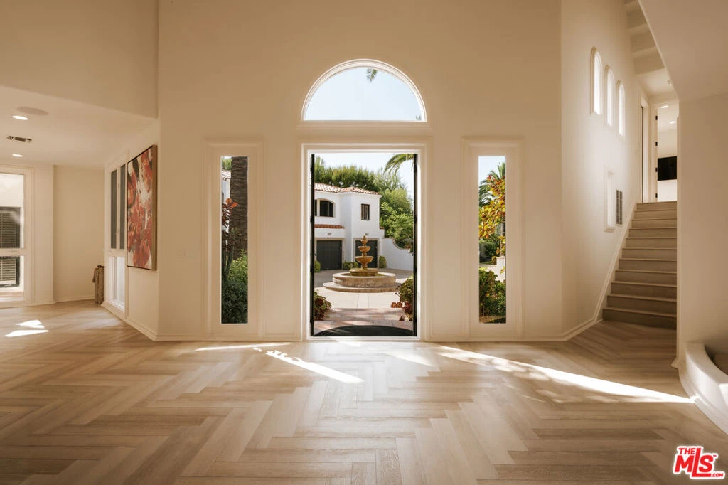Interior 3