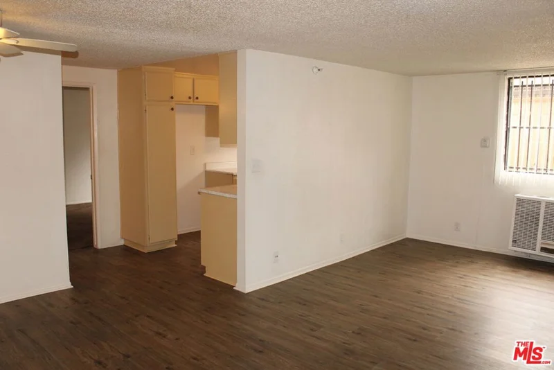 12100 Birch Avenue 22 photo 2