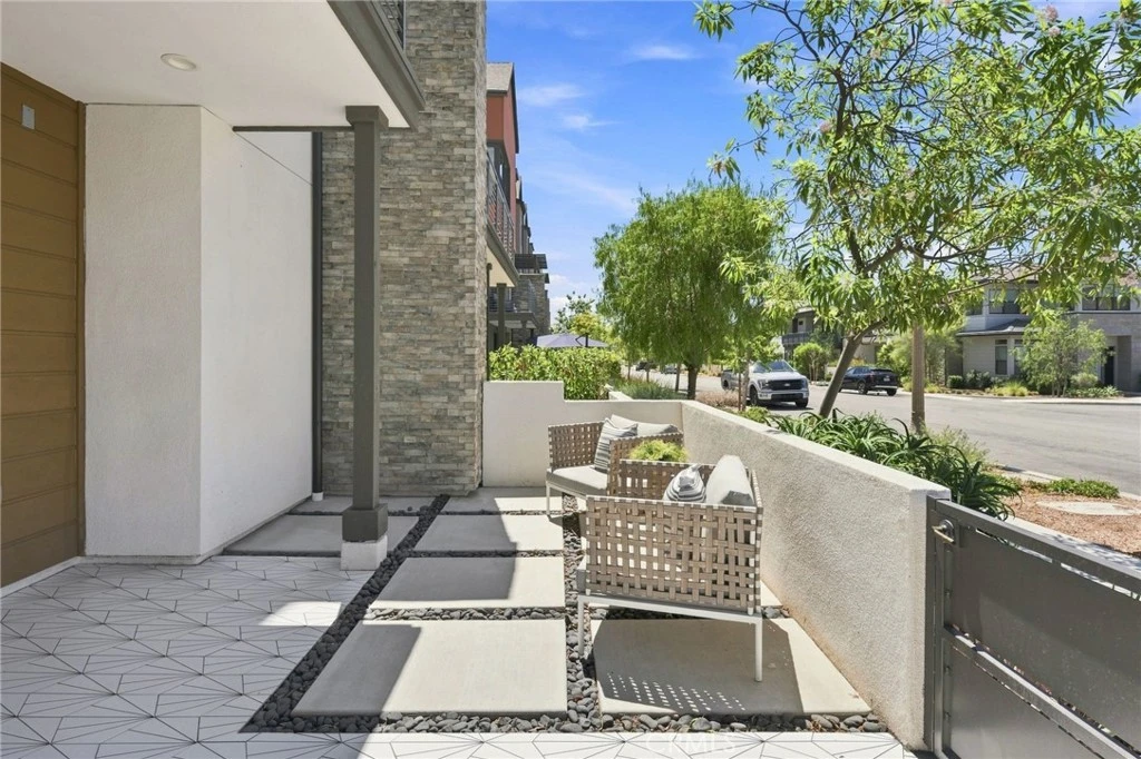 Interior 4