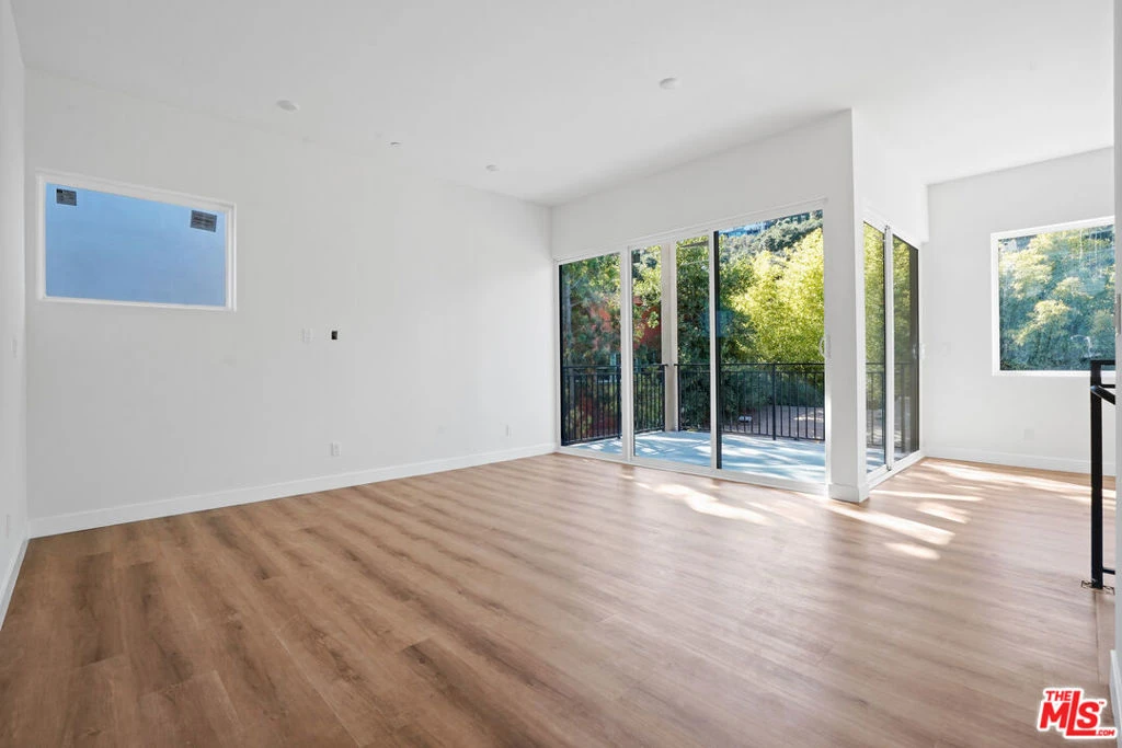 Interior 3