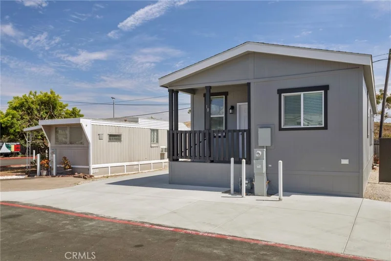 3030 Oceanside Boulevard 18