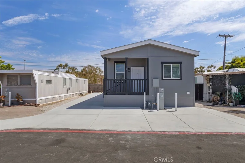 3030 Oceanside Boulevard 18 photo 2