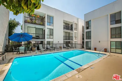 906 N Doheny Drive 510
